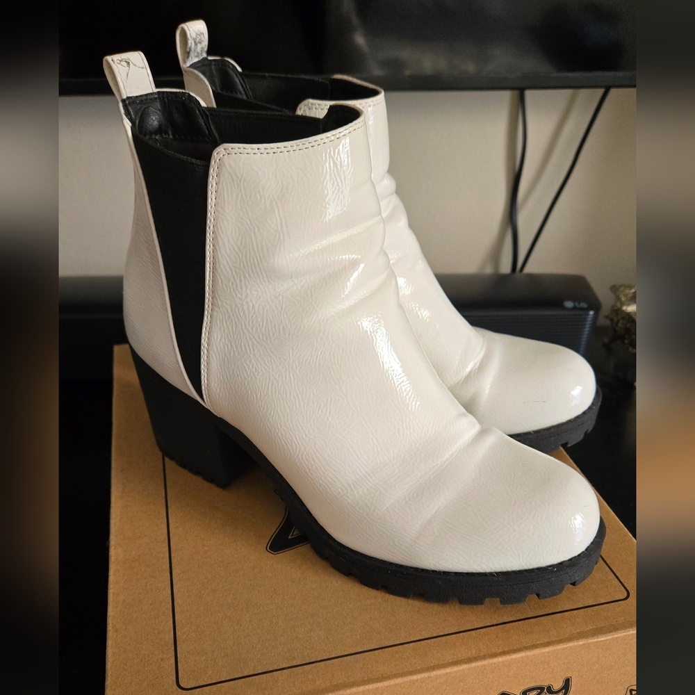 Womens Dirty Laundry Bootie - 8.5